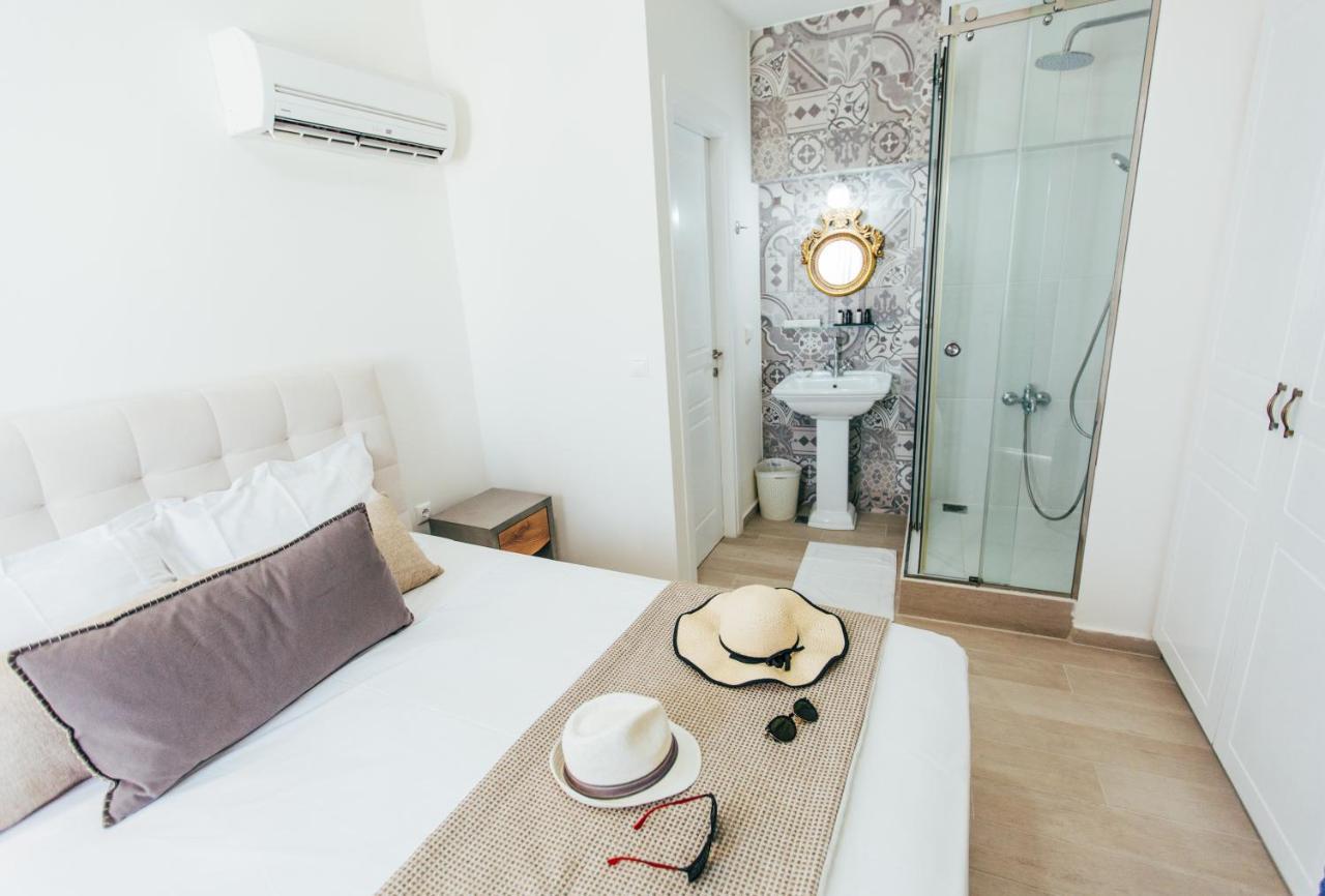 La Maltese Oia Luxury Suites Buitenkant foto