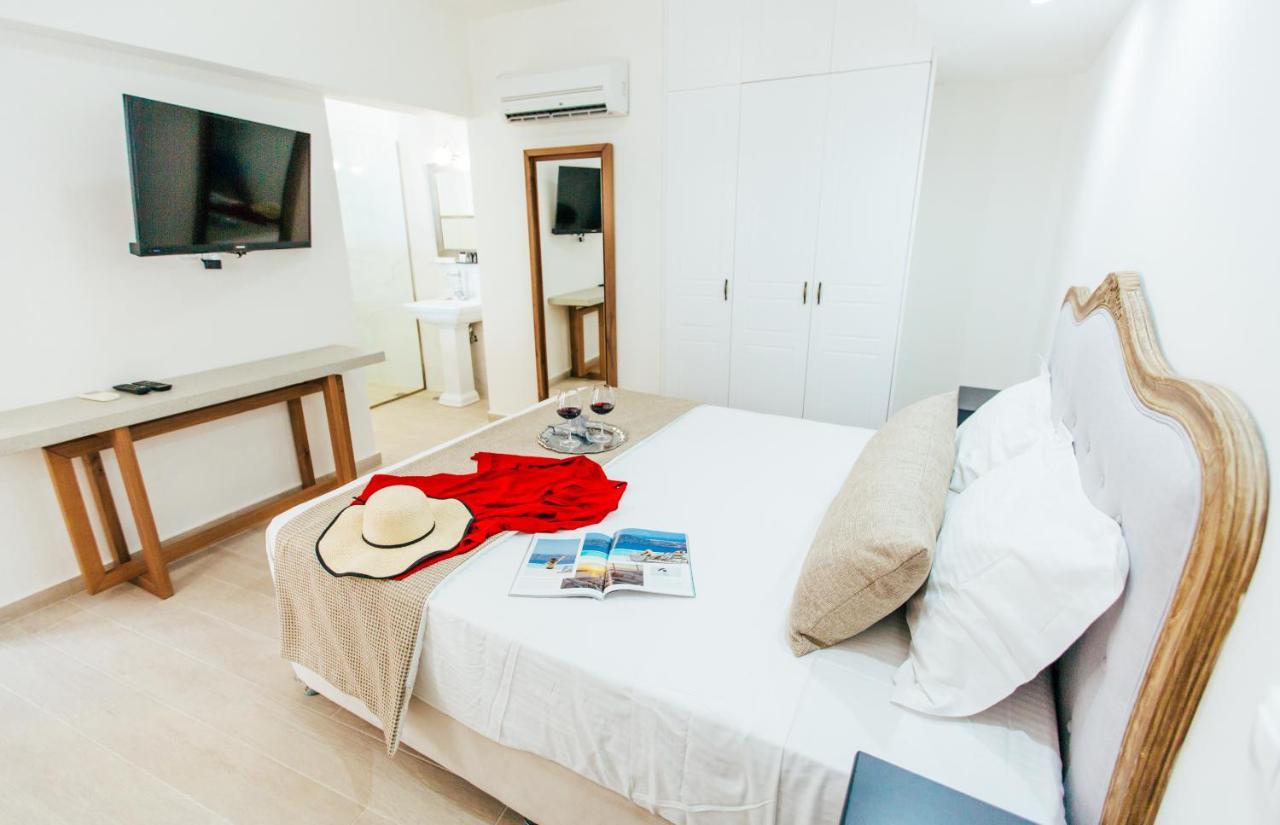 La Maltese Oia Luxury Suites Buitenkant foto